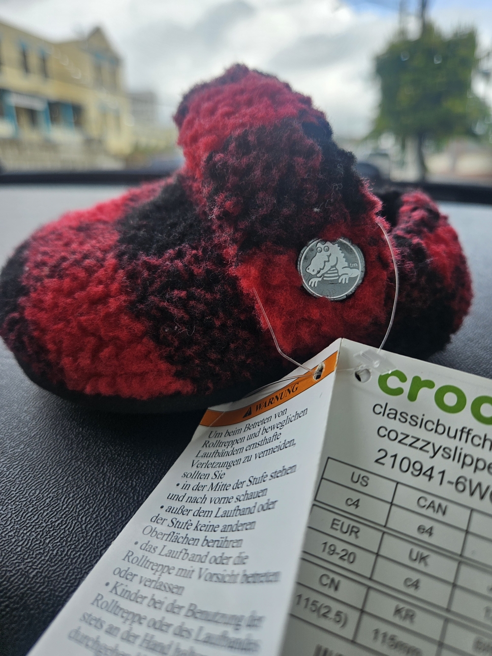 Crocs Kids Red & Black Cozy Clog Slipper